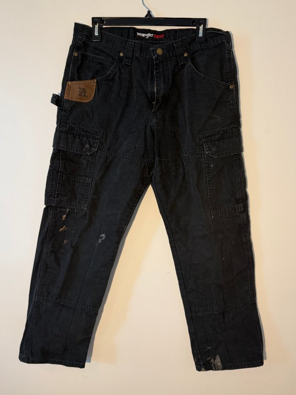 Black Wrangler Riggs paint splatter work cargo carpenter pants 32Wx30L